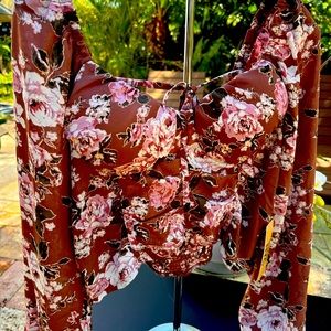 Floral top for a full figure fashion